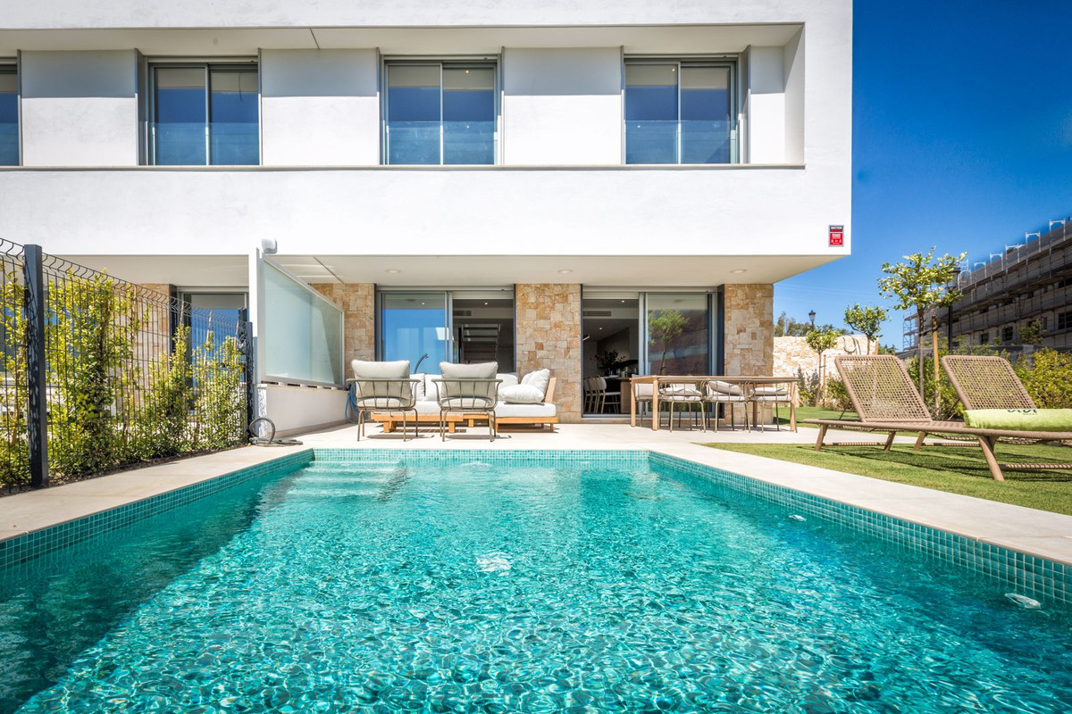 4 Bed Townhouse for sale in Estepona Costa Del Sol, Málaga, Spain