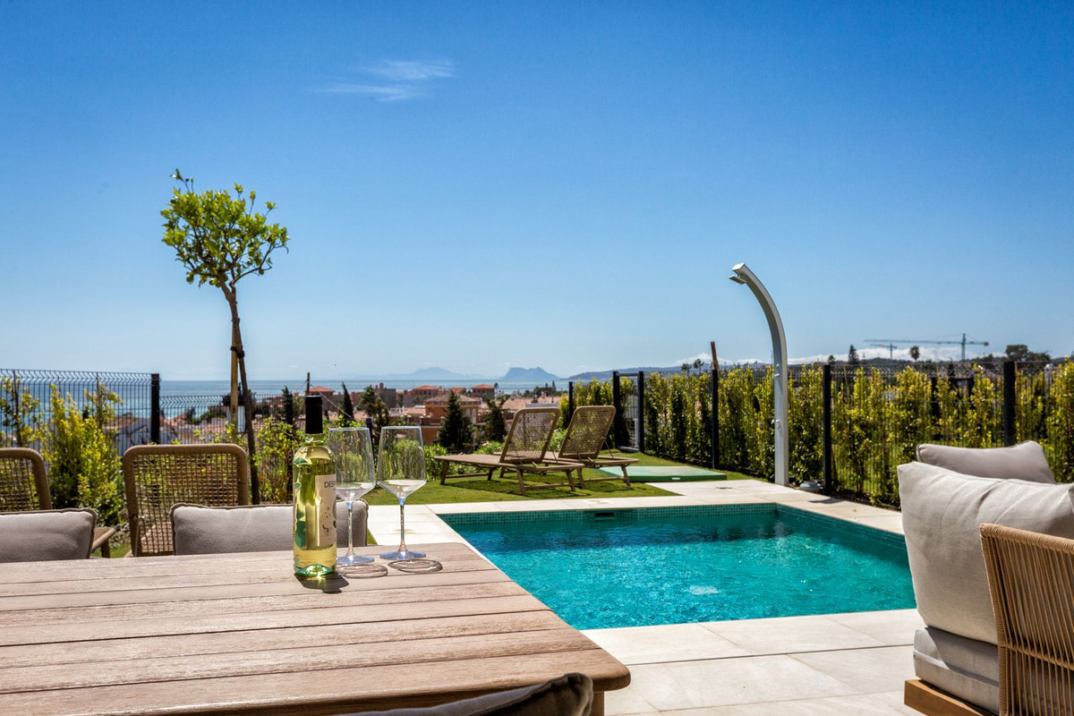 4 Bed Townhouse for sale in Estepona Costa Del Sol, Málaga, Spain