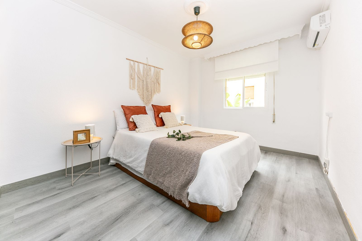 Se vende Apartamento Planta Media de 3 dormitorios en Costa Del Sol, Málaga, España