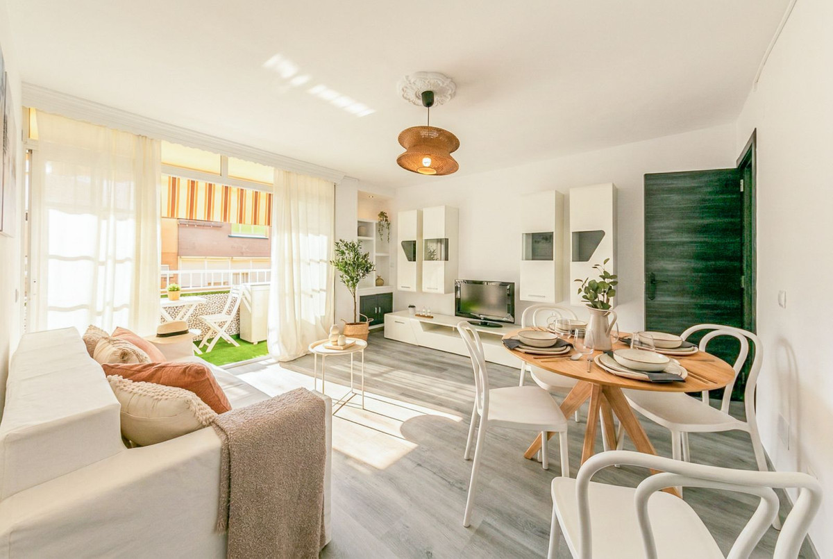 Se vende Apartamento Planta Media de 3 dormitorios en Costa Del Sol, Málaga, España