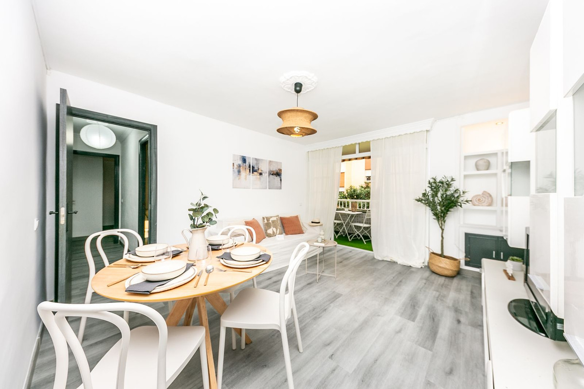 Se vende Apartamento Planta Media de 3 dormitorios en Costa Del Sol, Málaga, España