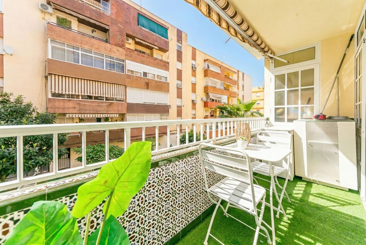 Se vende Apartamento Planta Media de 3 dormitorios en Costa Del Sol, Málaga, España