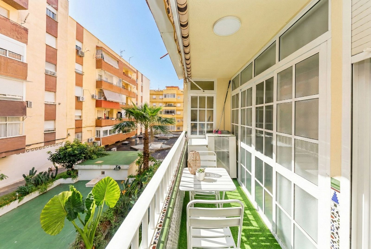 Se vende Apartamento Planta Media de 3 dormitorios en Costa Del Sol, Málaga, España