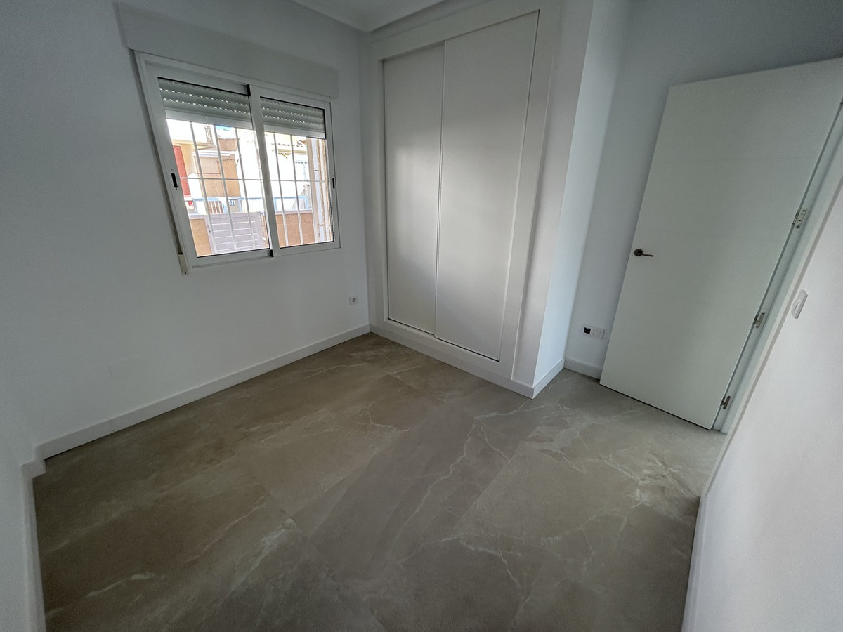 Se vende Apartamento Planta Baja de 2 dormitorios en Costa Blanca, Alicante, España