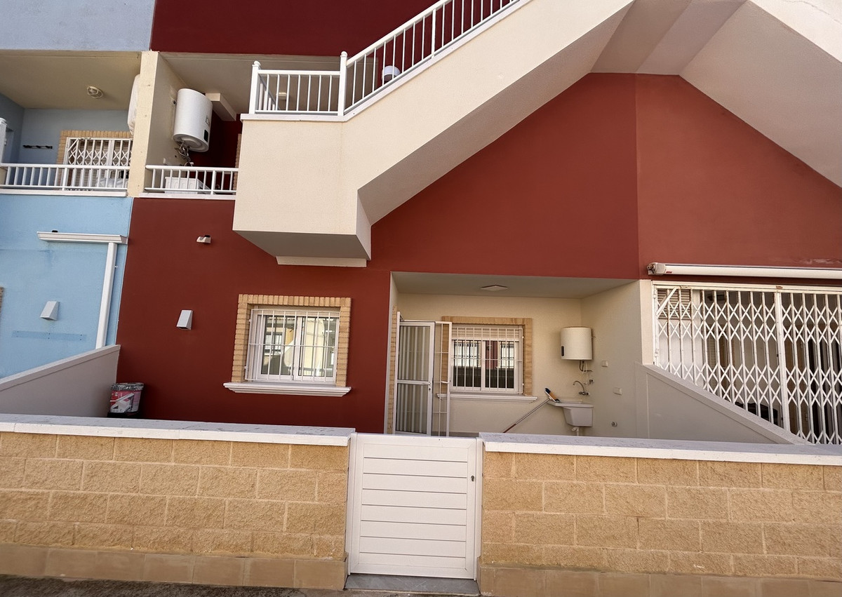 Se vende Apartamento Planta Baja de 2 dormitorios en Costa Blanca, Alicante, España