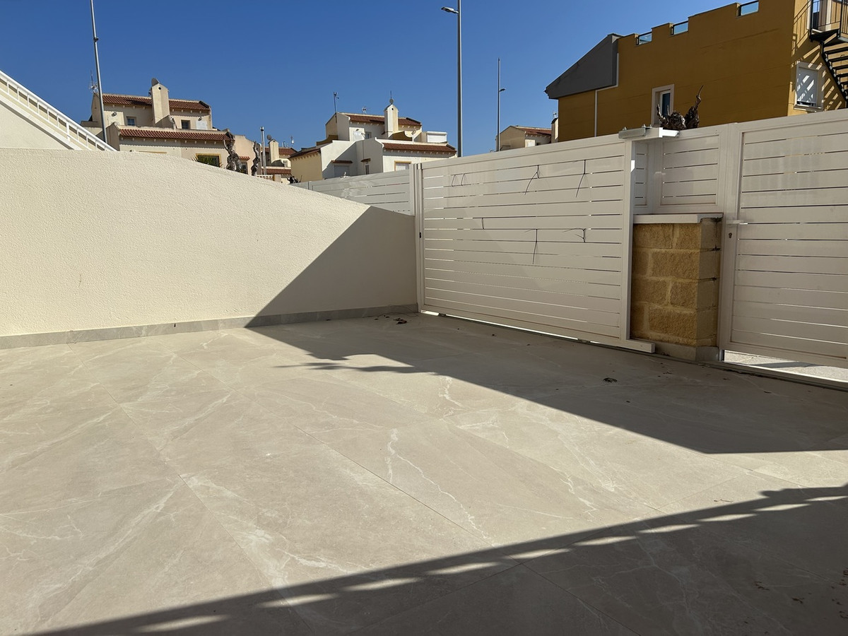 Se vende Apartamento Planta Baja de 2 dormitorios en Costa Blanca, Alicante, España