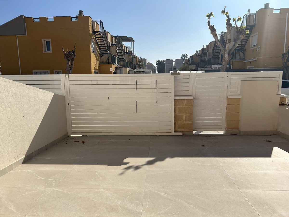 Se vende Apartamento Planta Baja de 2 dormitorios en Costa Blanca, Alicante, España