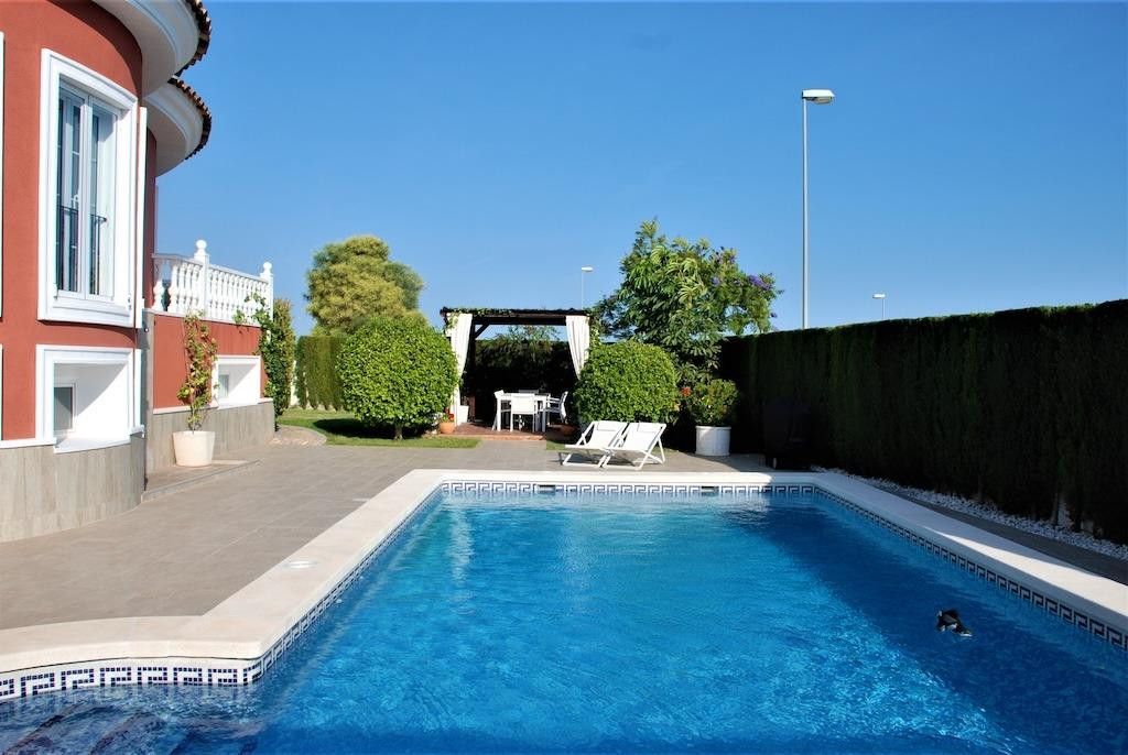 5 Bed Townhouse for sale in Rojales Costa Blanca, Alicante, Spain