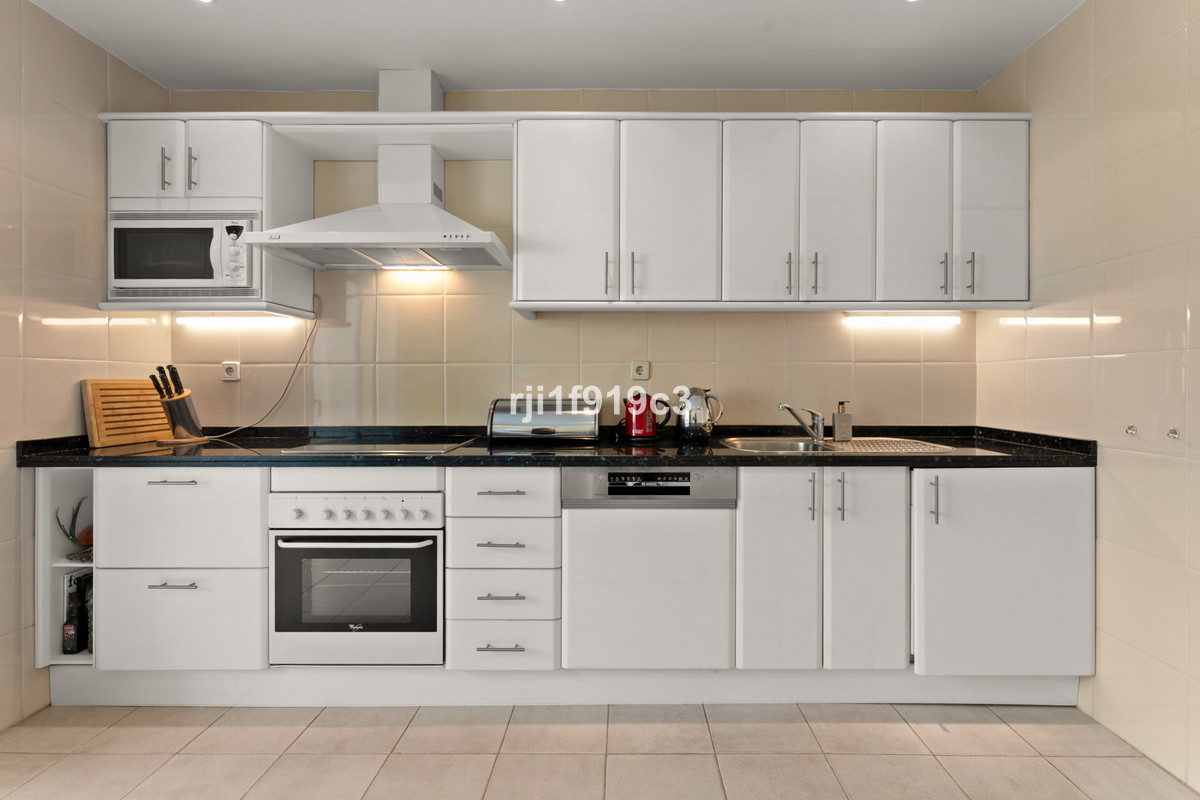 3 Bed Apartment for sale in Elviria Costa Del Sol, Málaga, Spain
