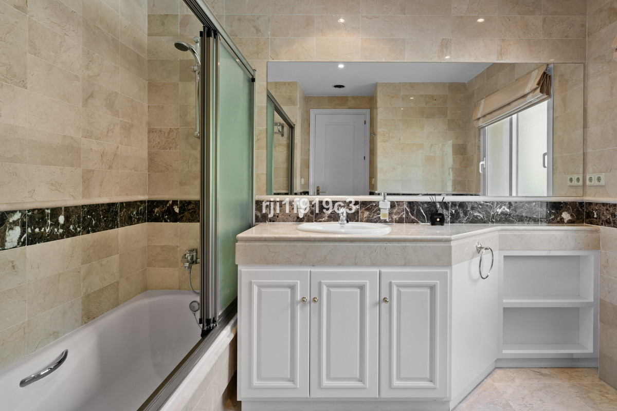 3 Bed Apartment for sale in Elviria Costa Del Sol, Málaga, Spain