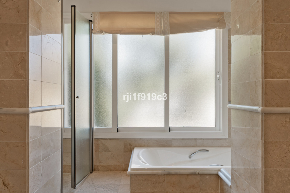 3 Bed Apartment for sale in Elviria Costa Del Sol, Málaga, Spain