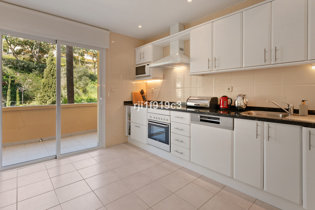 3 Bed Apartment for sale in Elviria Costa Del Sol, Málaga, Spain