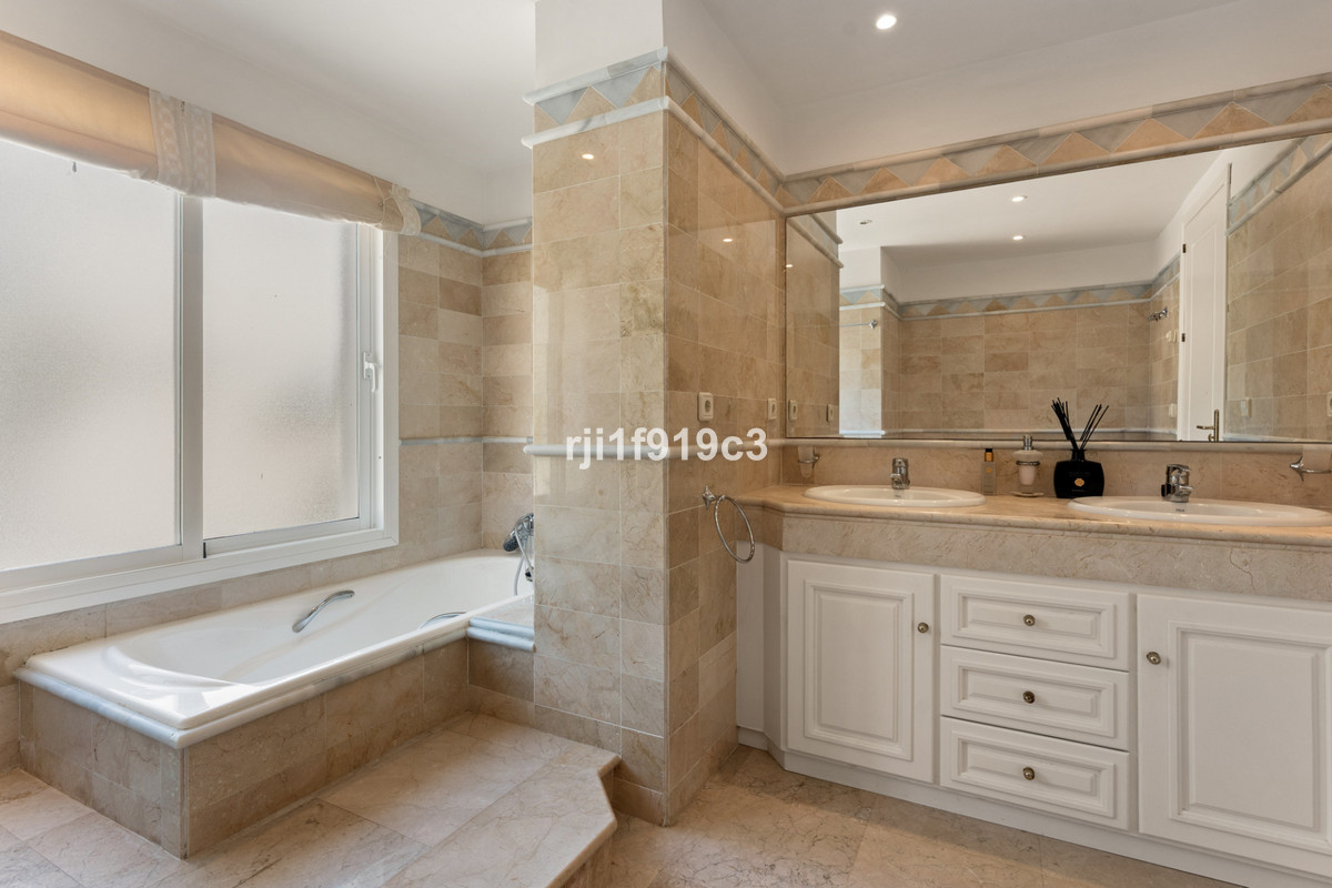 3 Bed Apartment for sale in Elviria Costa Del Sol, Málaga, Spain