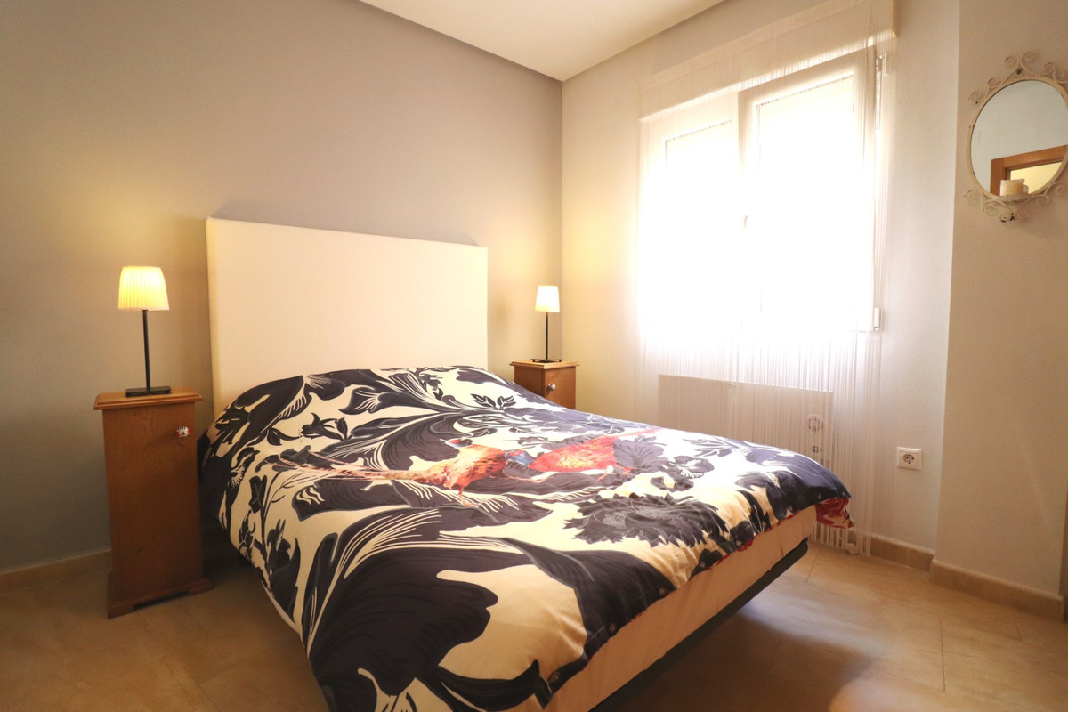 Se vende Apartamento Planta Media de 2 dormitorios en Costa Blanca, Alicante, España