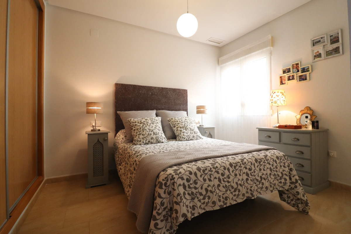 Se vende Apartamento Planta Media de 2 dormitorios en Costa Blanca, Alicante, España