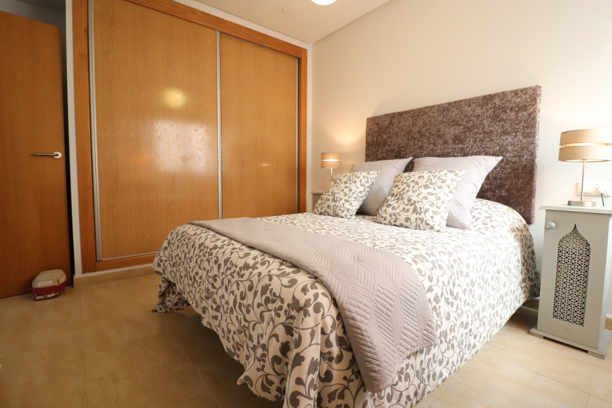 Se vende Apartamento Planta Media de 2 dormitorios en Costa Blanca, Alicante, España