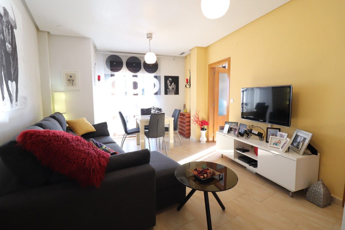 Se vende Apartamento Planta Media de 2 dormitorios en Costa Blanca, Alicante, España