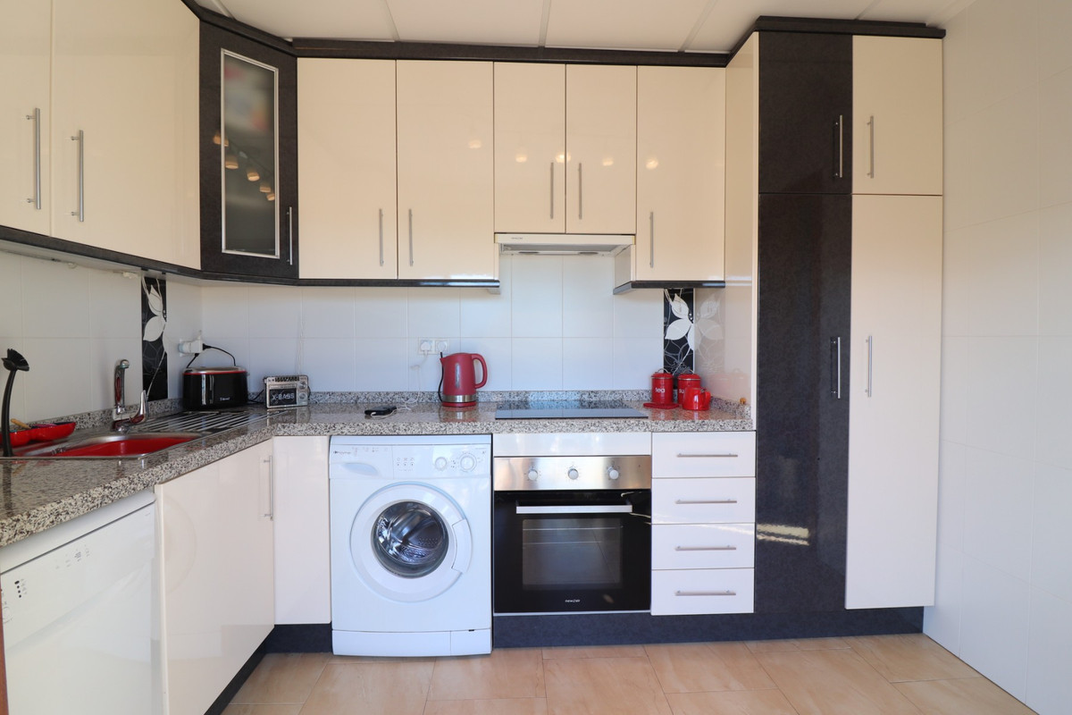 Se vende Apartamento Planta Media de 2 dormitorios en Costa Blanca, Alicante, España