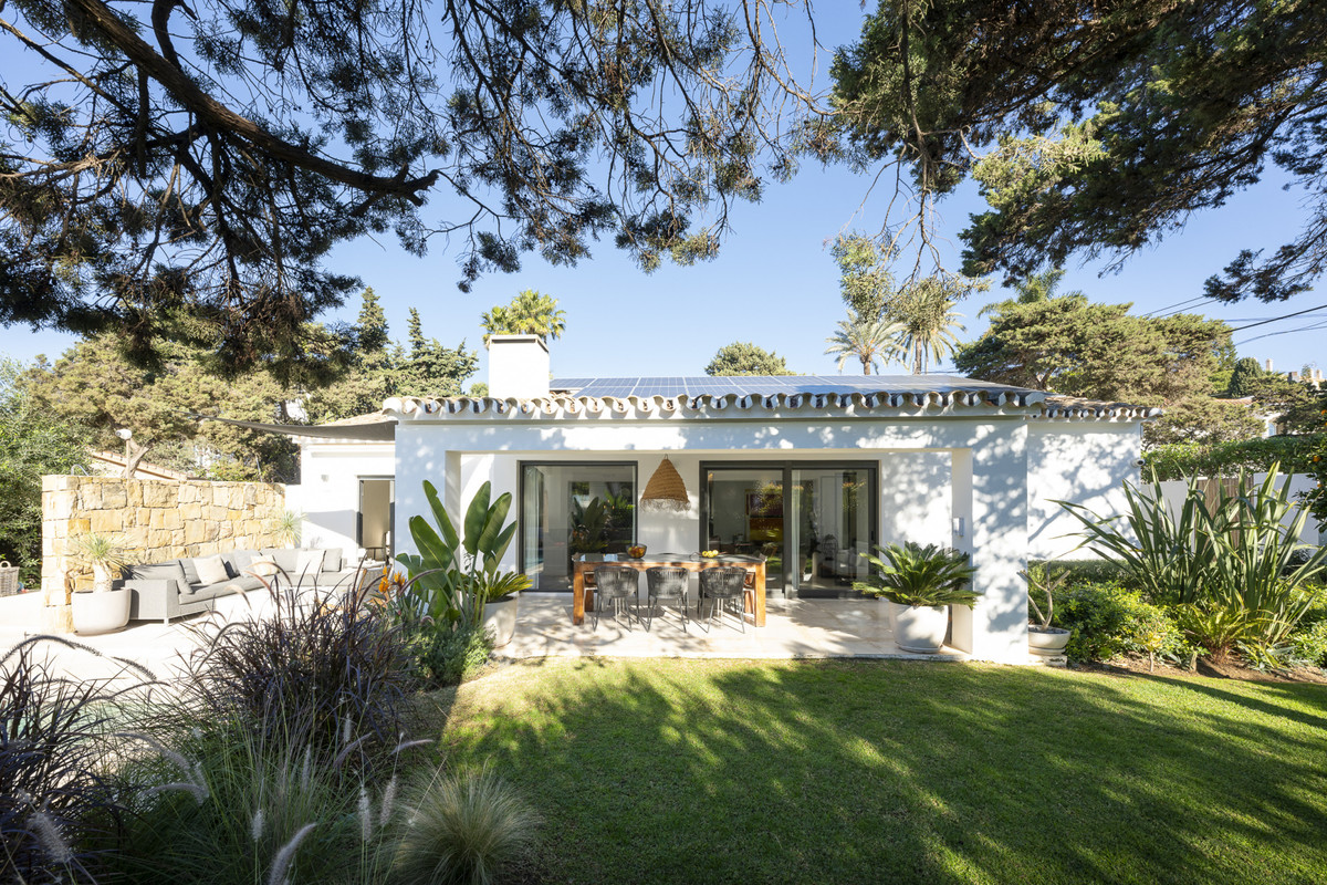3 Bed Townhouse for sale in Marbesa Costa Del Sol, Málaga, Spain
