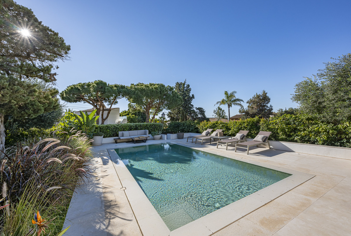3 Bed Townhouse for sale in Marbesa Costa Del Sol, Málaga, Spain