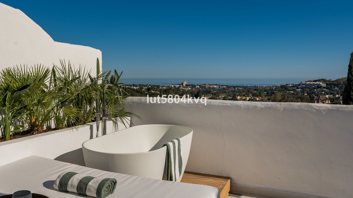 3 Bed Apartment for sale in Nueva Andalucía Costa Del Sol, Málaga, Spain
