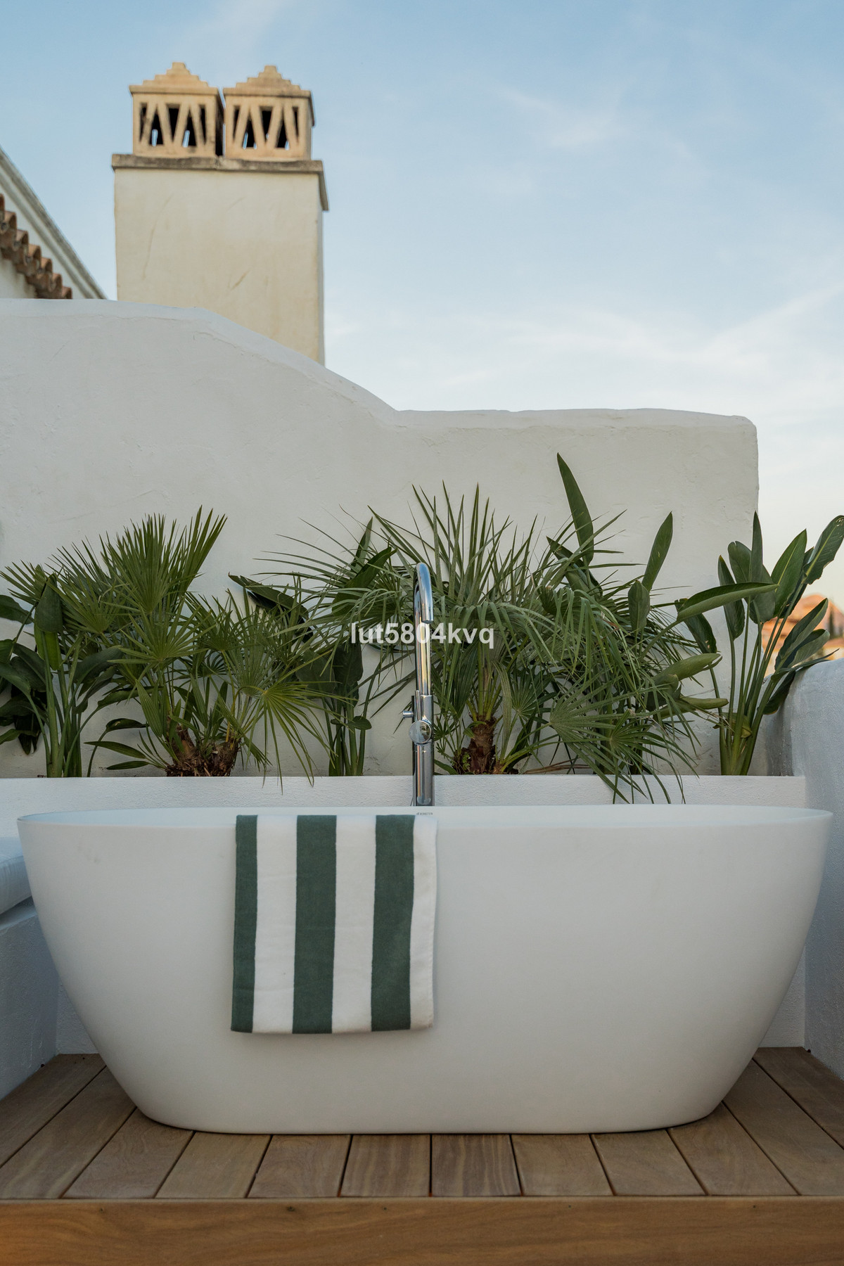 3 Bed Apartment for sale in Nueva Andalucía Costa Del Sol, Málaga, Spain