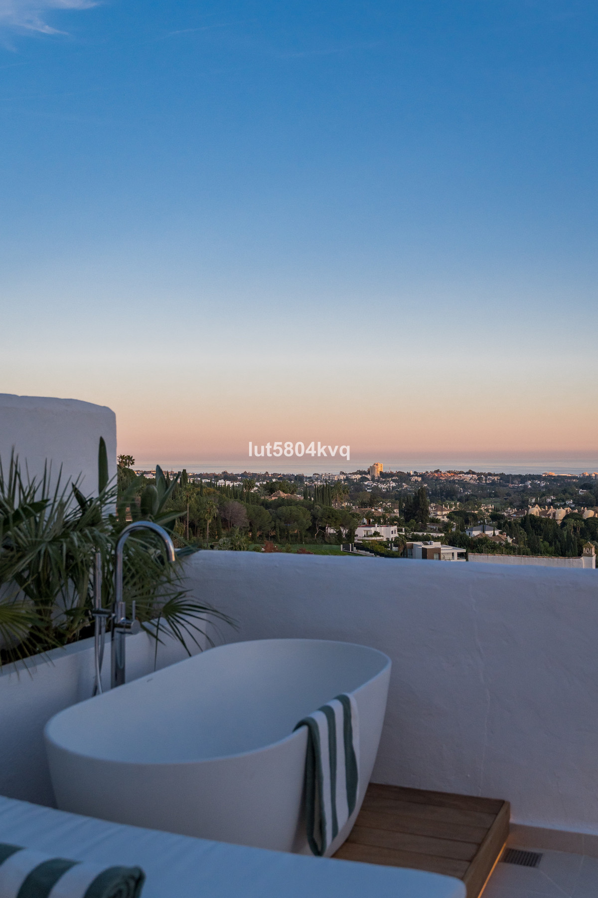 3 Bed Apartment for sale in Nueva Andalucía Costa Del Sol, Málaga, Spain