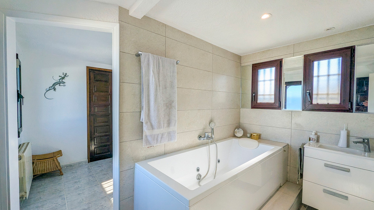 5 Bed Townhouse for sale in Javea Costa Blanca, Alicante, Spain