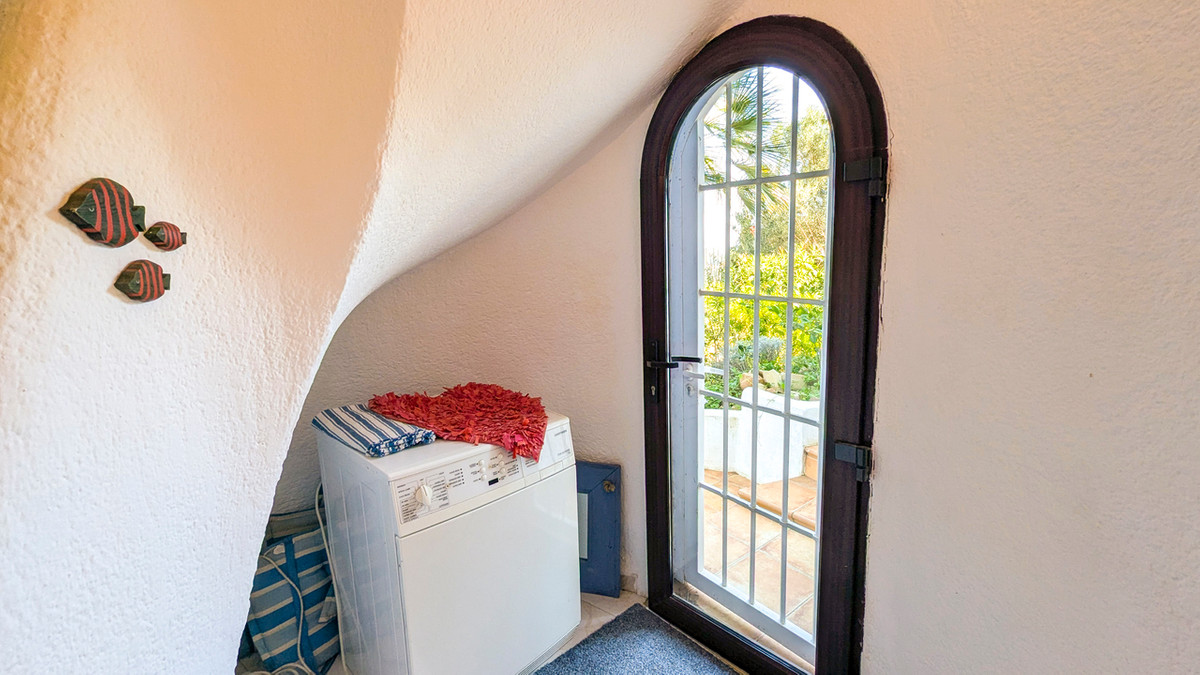 5 Bed Townhouse for sale in Javea Costa Blanca, Alicante, Spain