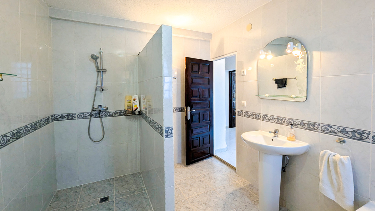 5 Bed Townhouse for sale in Javea Costa Blanca, Alicante, Spain