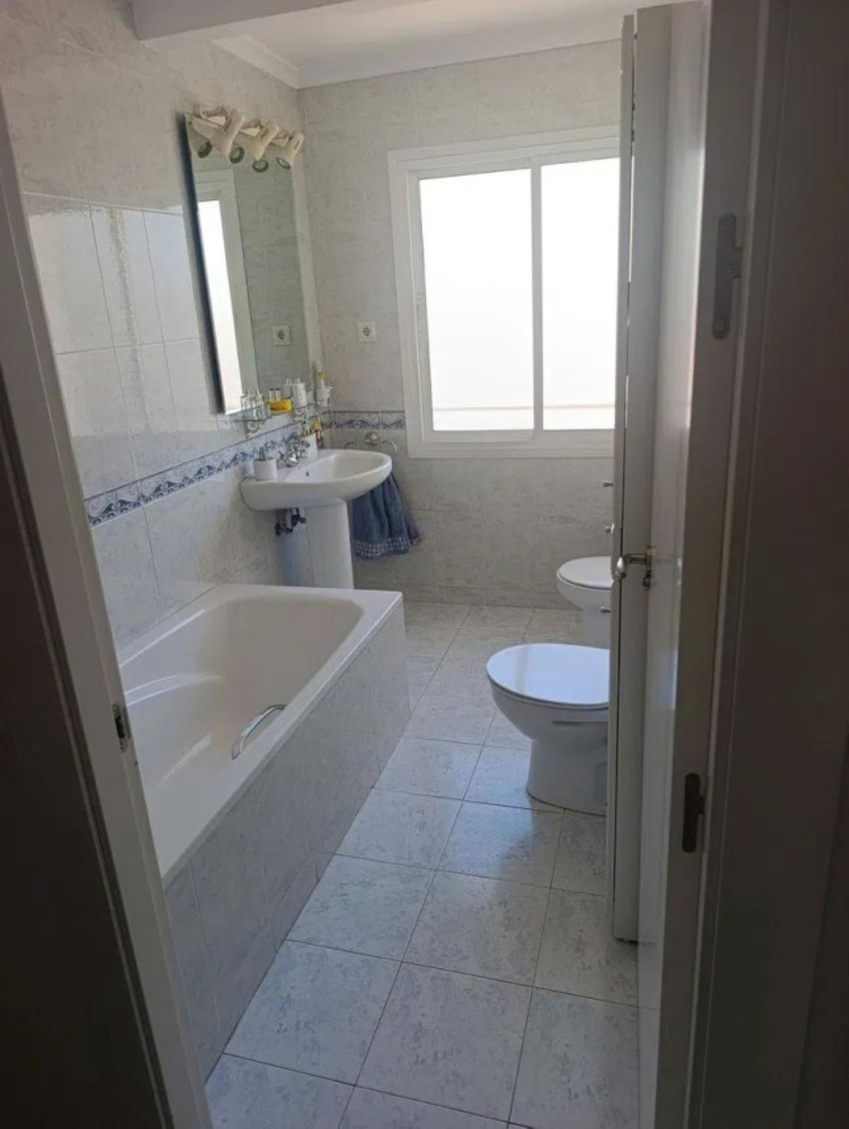 4 Bed Apartment for sale in Marbella Costa Del Sol, Málaga, Spain