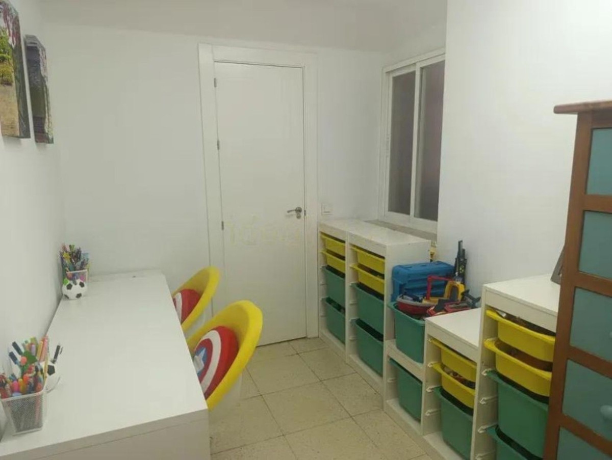 4 Bed Apartment for sale in Marbella Costa Del Sol, Málaga, Spain