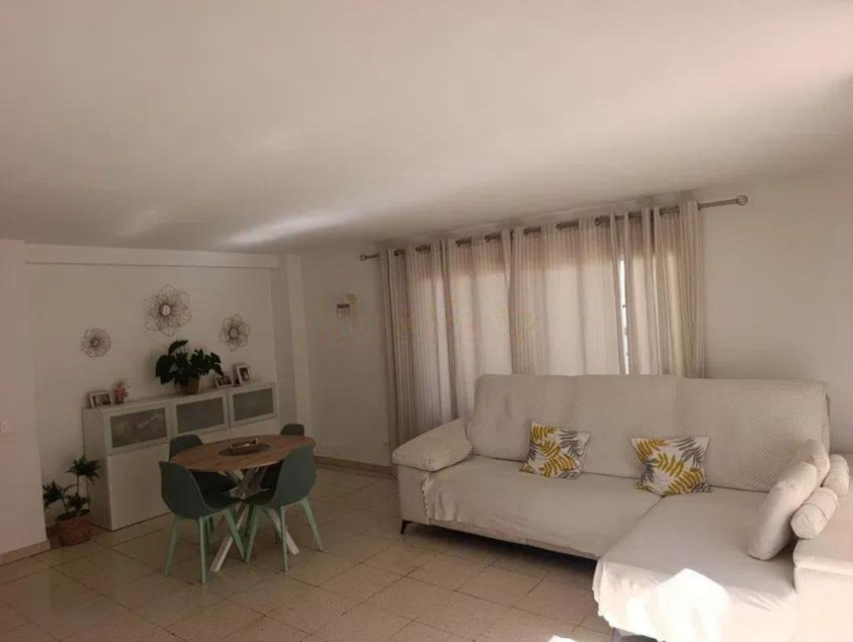 4 Bed Apartment for sale in Marbella Costa Del Sol, Málaga, Spain