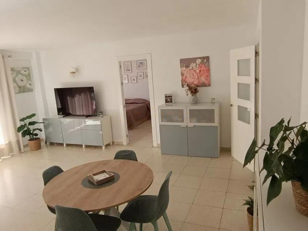 4 Bed Apartment for sale in Marbella Costa Del Sol, Málaga, Spain