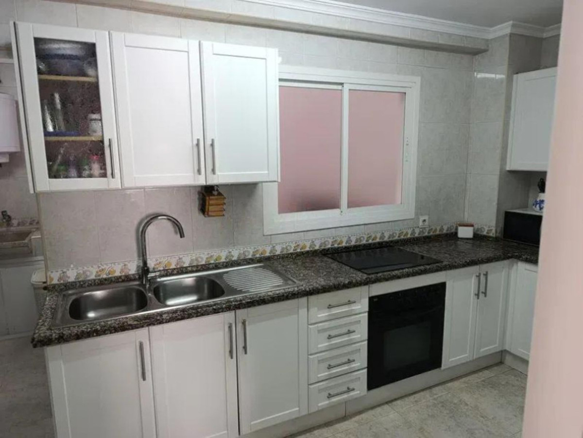 4 Bed Apartment for sale in Marbella Costa Del Sol, Málaga, Spain