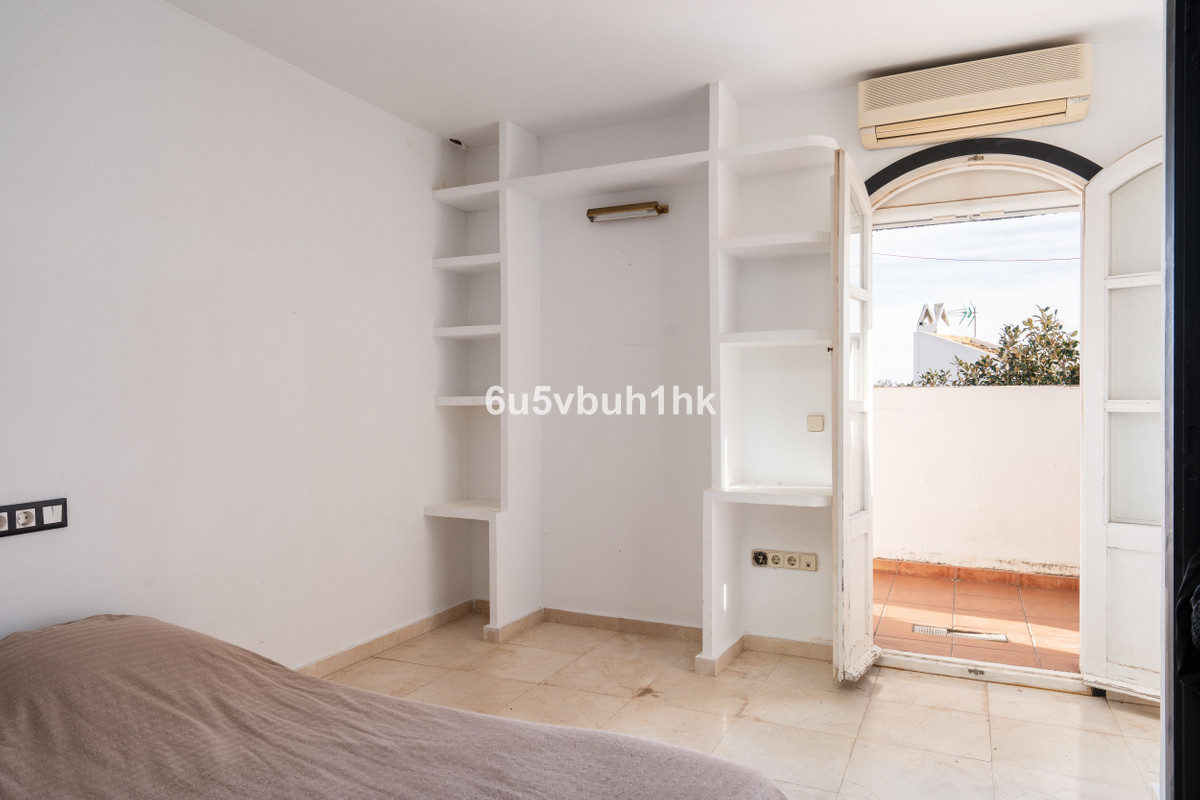 4 Bed Townhouse for sale in Nueva Andalucía Costa Del Sol, Málaga, Spain