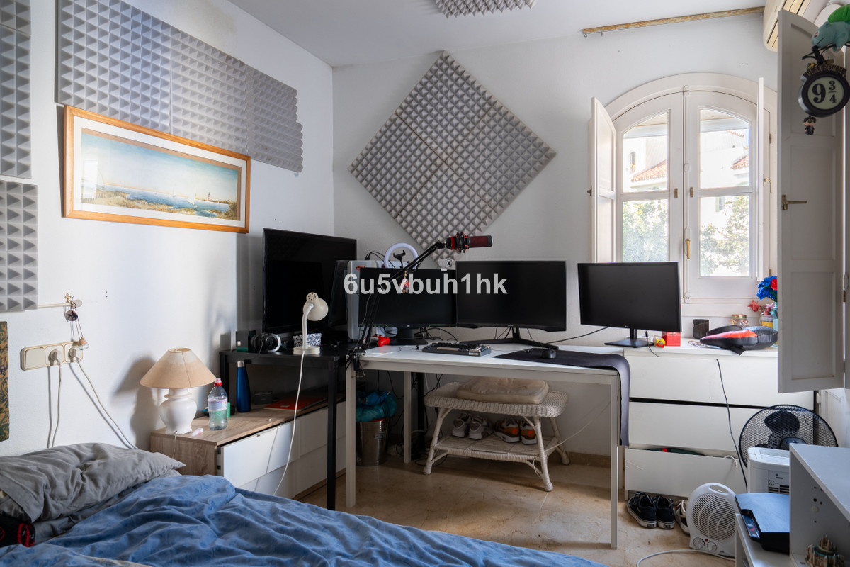 4 Bed Townhouse for sale in Nueva Andalucía Costa Del Sol, Málaga, Spain