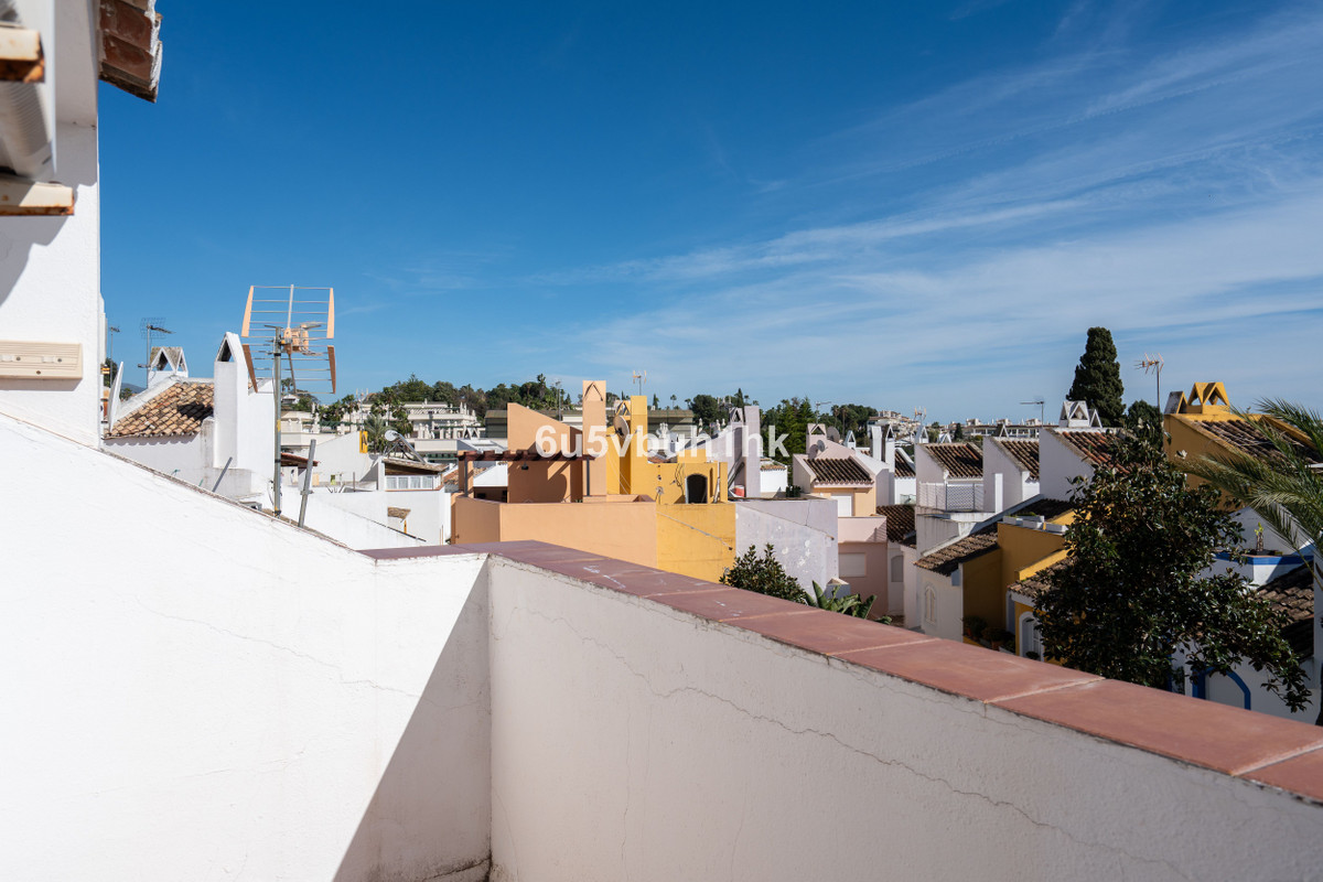 4 Bed Townhouse for sale in Nueva Andalucía Costa Del Sol, Málaga, Spain