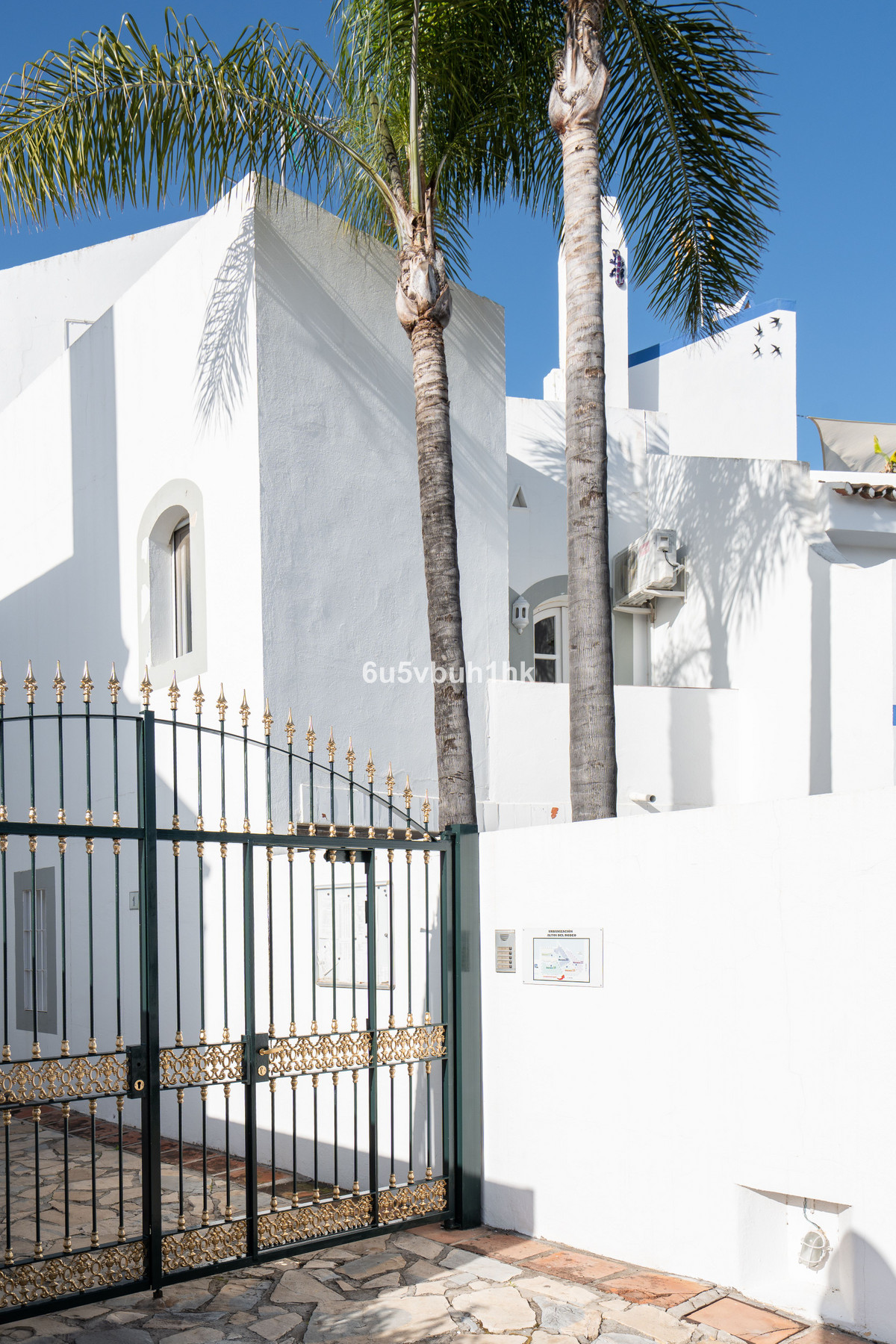 4 Bed Townhouse for sale in Nueva Andalucía Costa Del Sol, Málaga, Spain