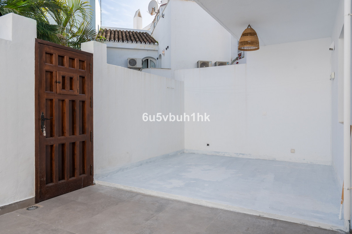 4 Bed Townhouse for sale in Nueva Andalucía Costa Del Sol, Málaga, Spain