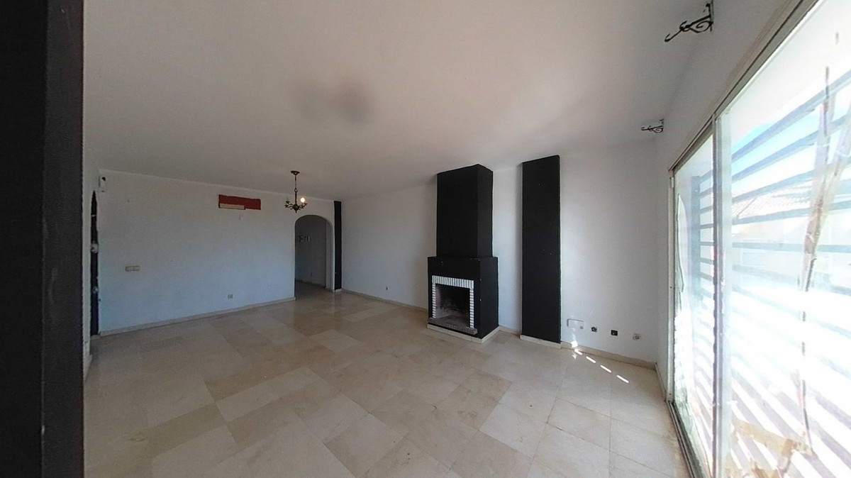2 Bed Apartment for sale in Bel Air Costa Del Sol, Málaga, Spain