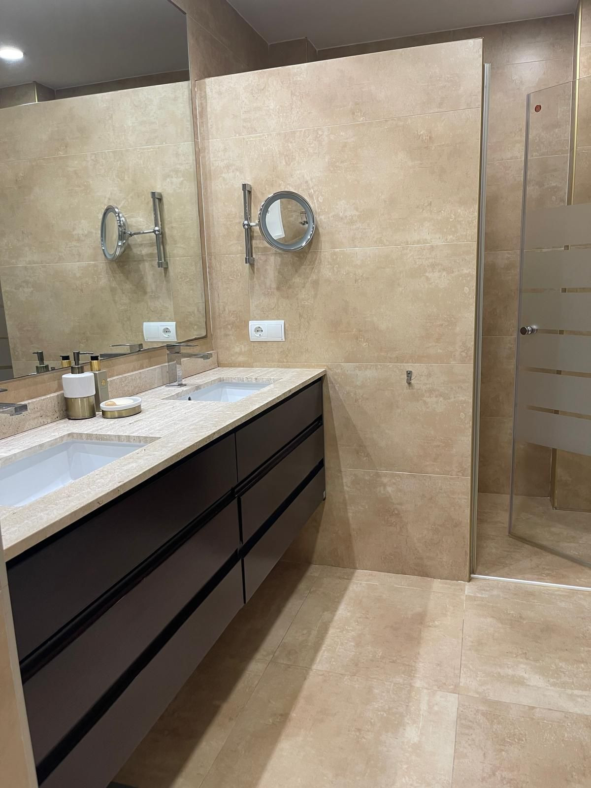 Se vende Pareada de 5 dormitorios en Costa Del Sol, Málaga, España
