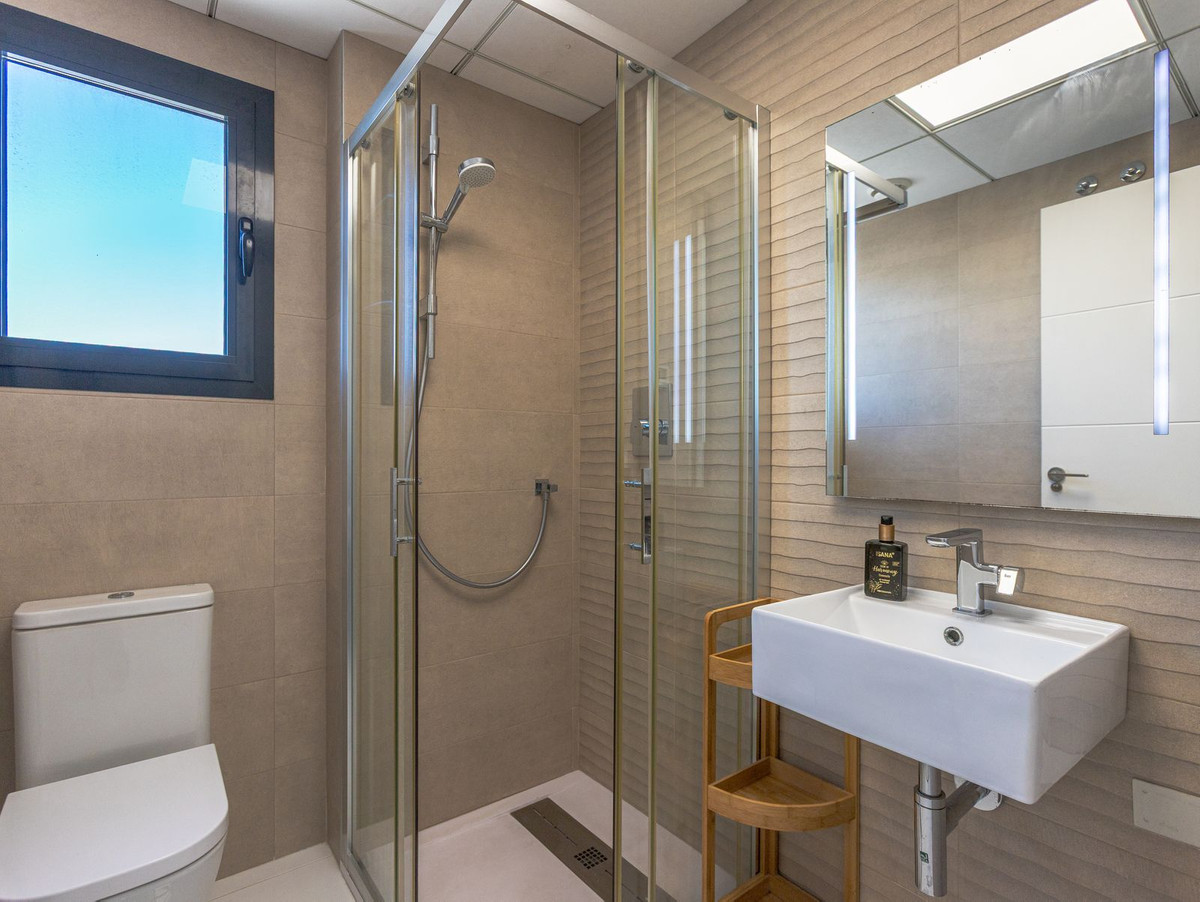 Se vende Apartamento en Planta Última de 2 dormitorios en Costa Blanca, Alicante, España