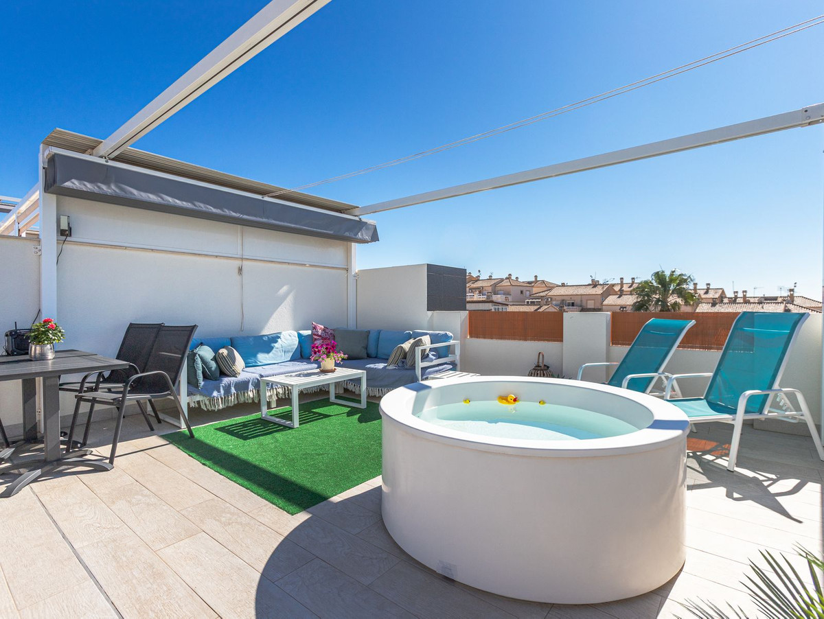 Se vende Apartamento en Planta Última de 2 dormitorios en Costa Blanca, Alicante, España