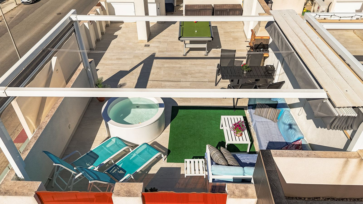 Se vende Apartamento en Planta Última de 2 dormitorios en Costa Blanca, Alicante, España