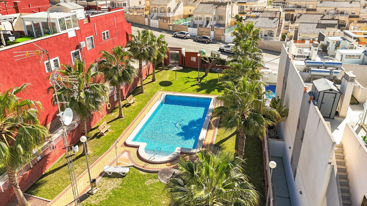 Se vende Apartamento en Planta Última de 2 dormitorios en Costa Blanca, Alicante, España