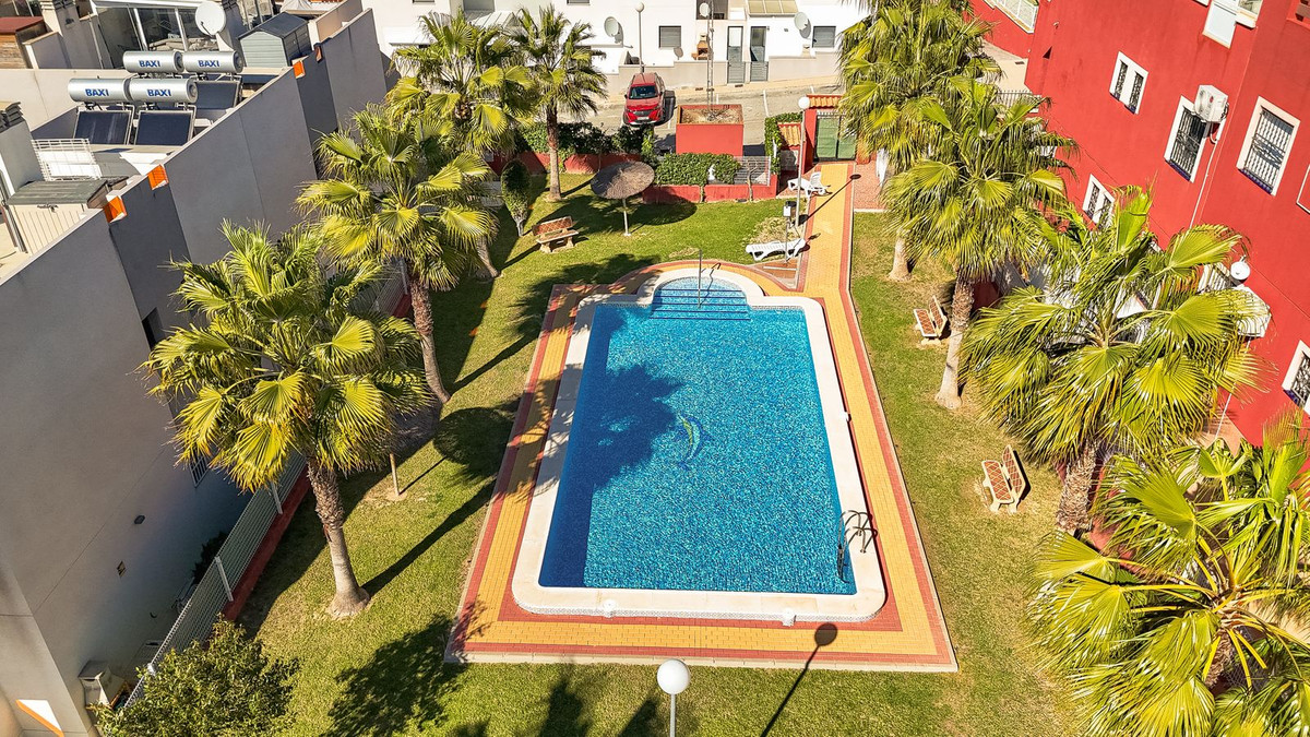 Se vende Apartamento en Planta Última de 2 dormitorios en Costa Blanca, Alicante, España