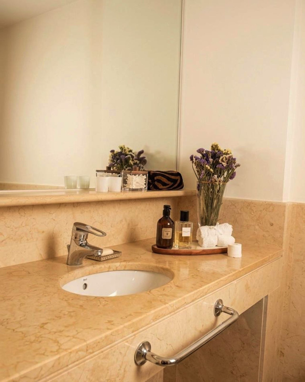 Se vende Apartamento Planta Media de 2 dormitorios en Costa Del Sol, Cadiz, España