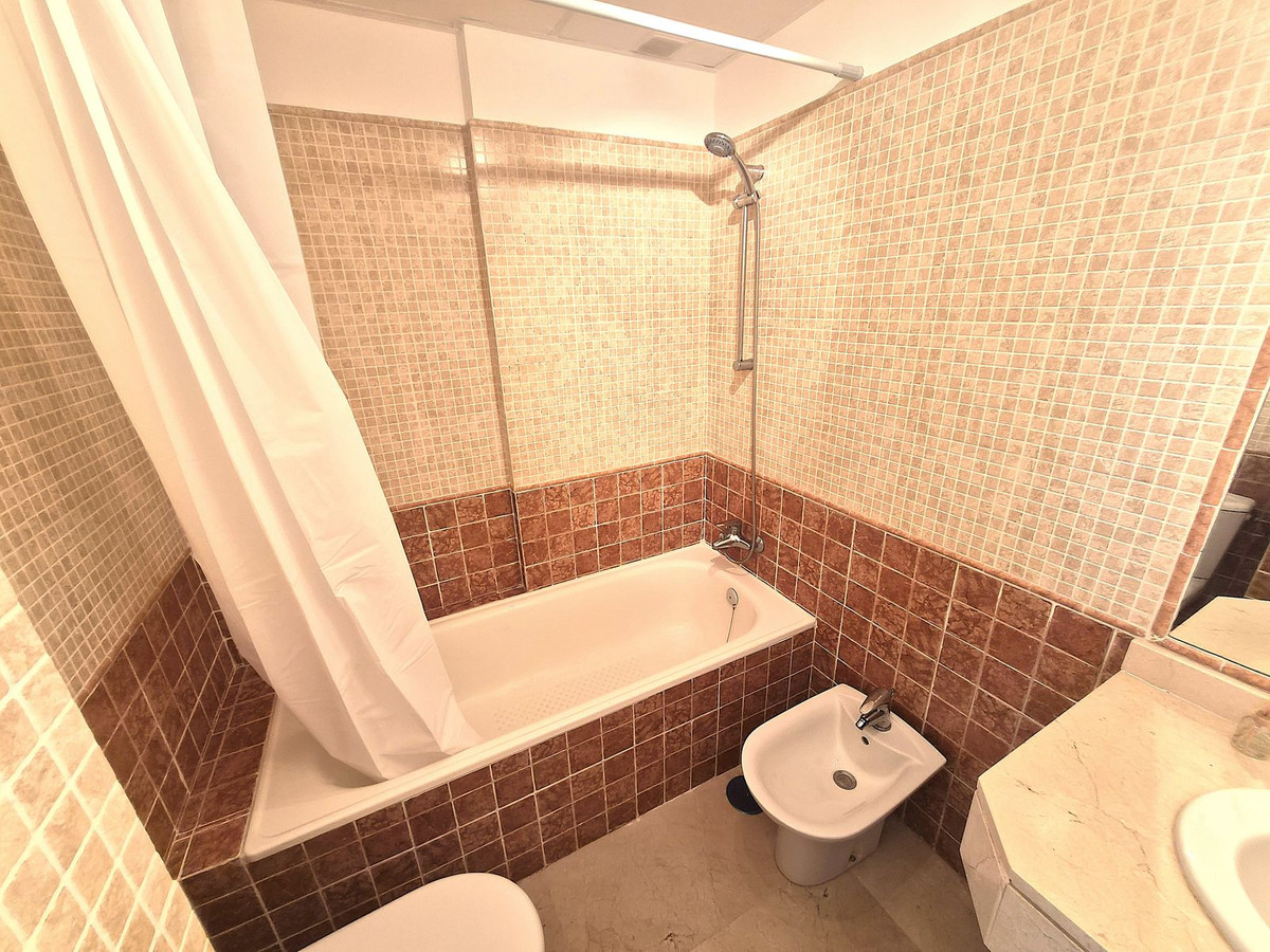 Se vende Apartamento Planta Baja de 2 dormitorios en Costa Del Sol, Málaga, España