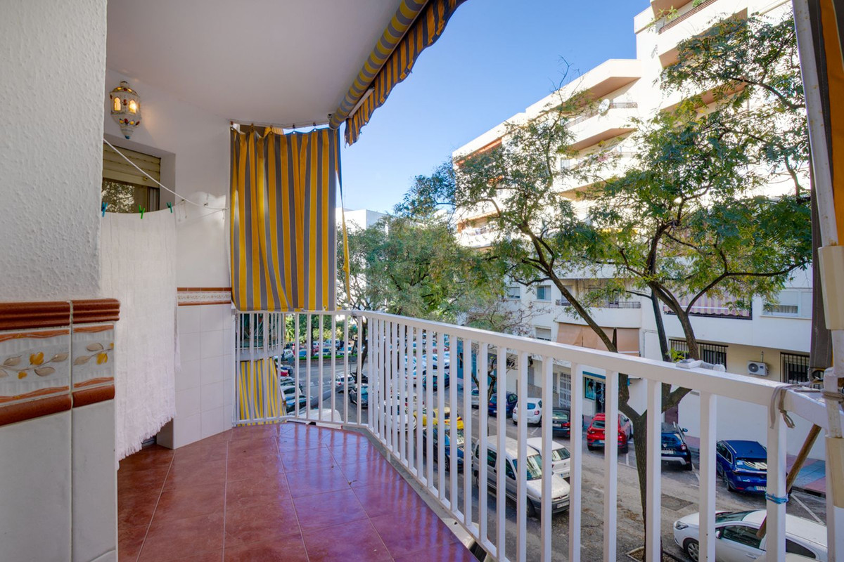 4 Bed Apartment for sale in Estepona Costa Del Sol, Málaga, Spain